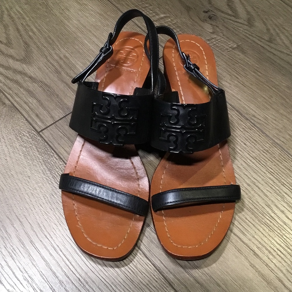 Authentic Tory Burch 8M Leather